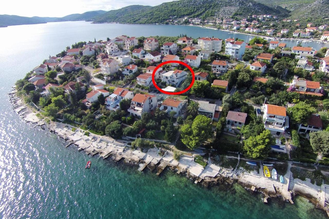 Apartments By The Sea Seget Vranjica, Trogir - 10328 Kültér fotó