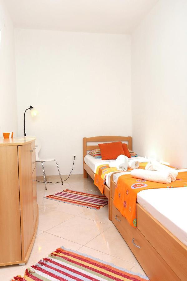 Apartments By The Sea Seget Vranjica, Trogir - 10328 Kültér fotó