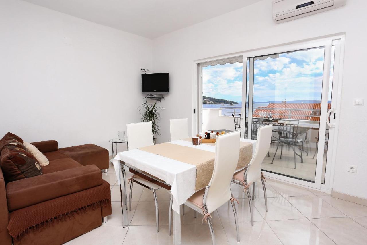 Apartments By The Sea Seget Vranjica, Trogir - 10328 Kültér fotó