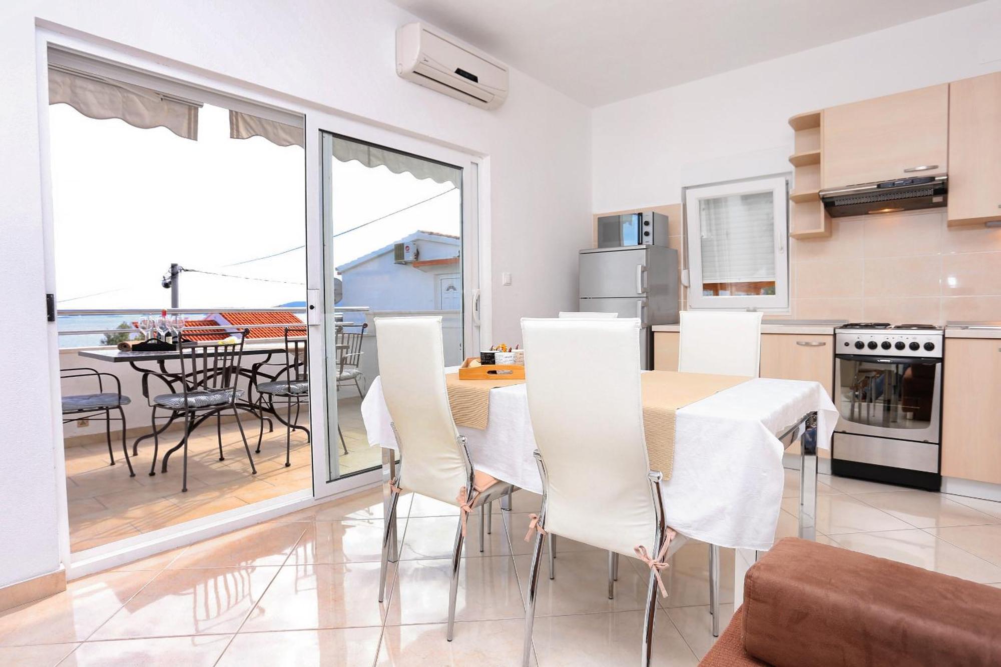 Apartments By The Sea Seget Vranjica, Trogir - 10328 Szoba fotó